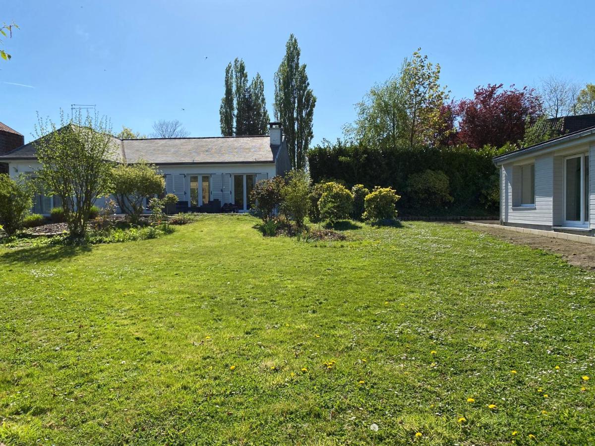 Villa entourée de verdure avec parking privé Halluin Extérieur photo