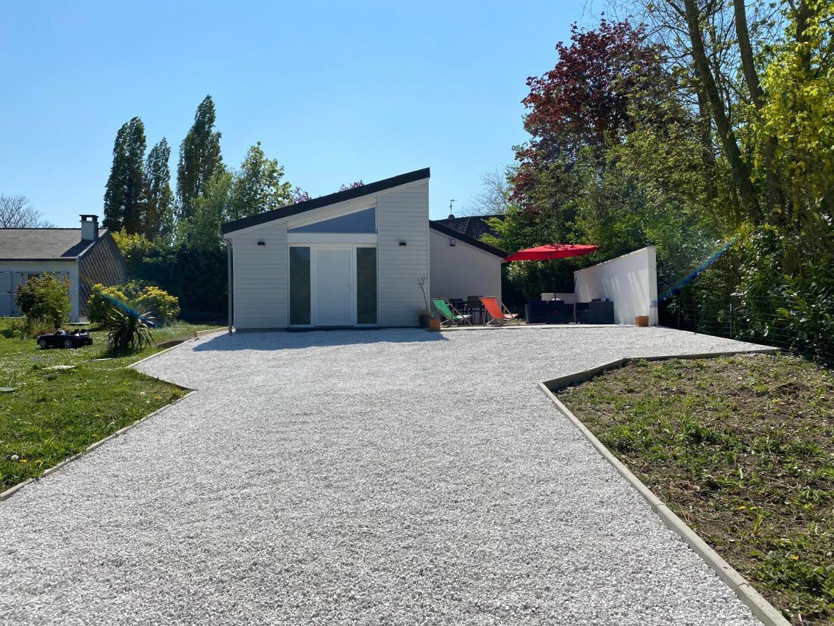 Villa entourée de verdure avec parking privé Halluin Extérieur photo